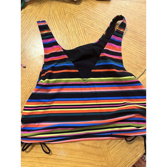 Lot of 6 Bikini and Tankini Swimsuit Tops Size Medium Pink Black EUC and 2 NWT - Picture 8 of 16